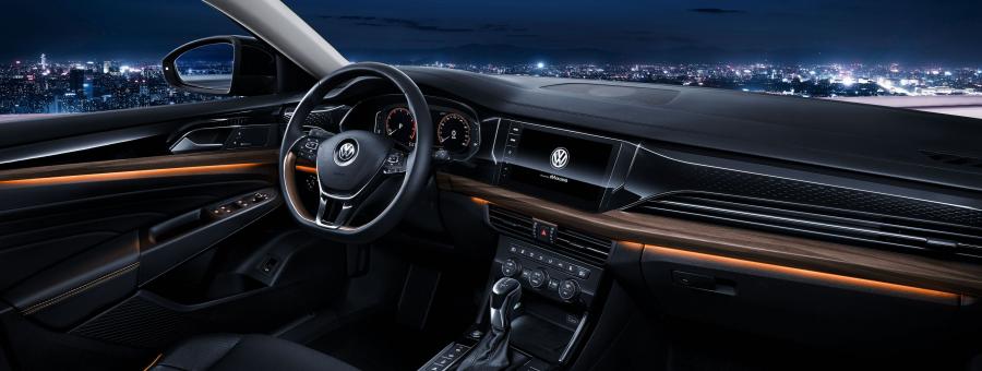 Интерьер Volkswagen Passat 380 TSI 2018 года  (CN) (фото 14 из 36)